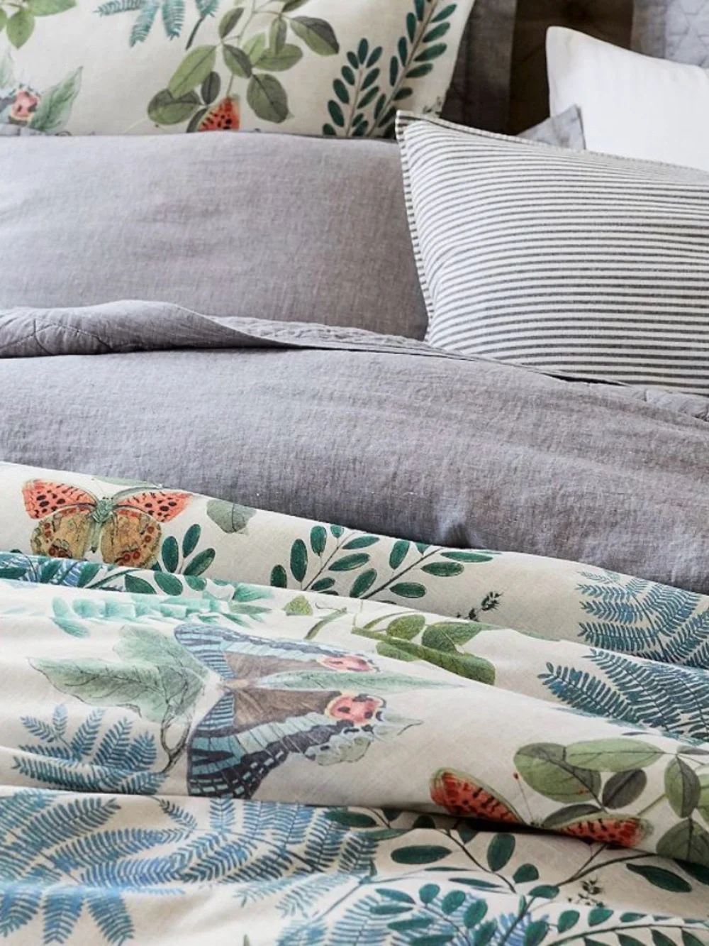 Pottery Barn Victoria Botanical Cotton Comforter -  Sand & Green/Blue Floral